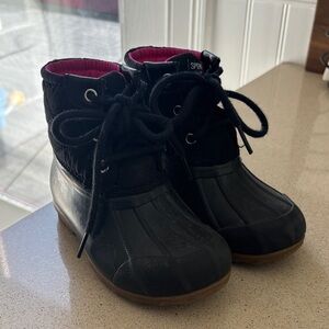 Sperry girls Lace-Up Boots with Pink Lining